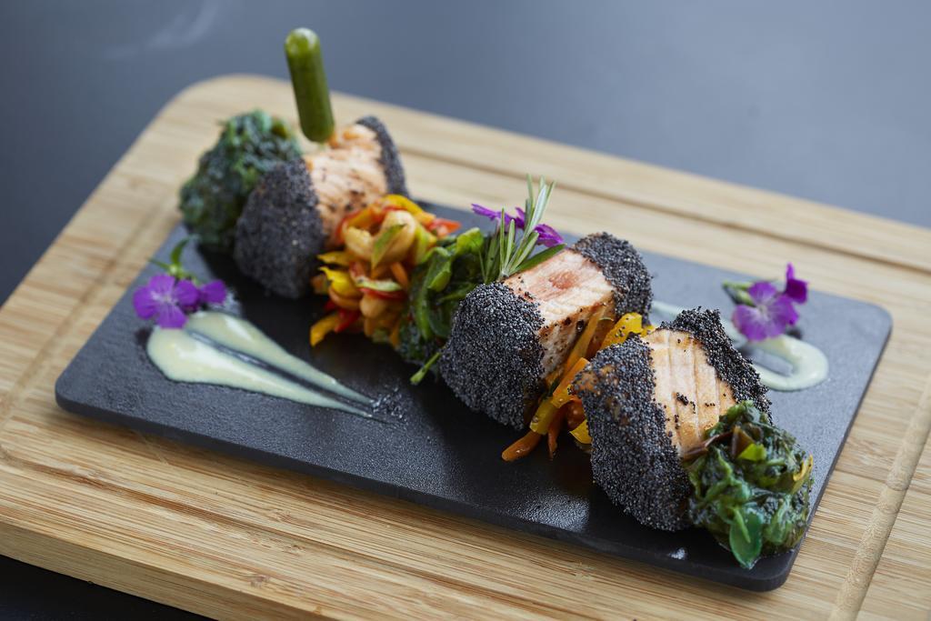 Uranus Istanbul Topkapi Exteriör bild Salmon with black sesame