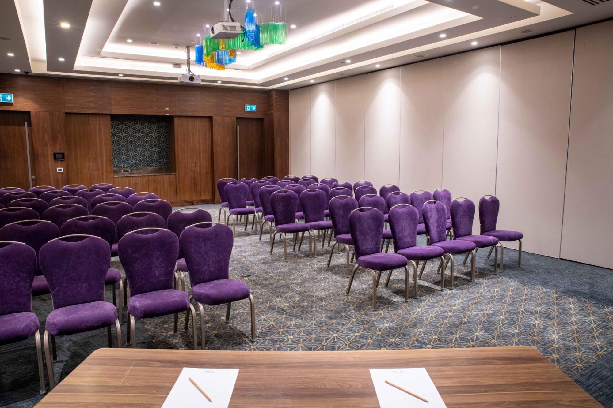 Uranus Istanbul Topkapi Exteriör bild Meeting room