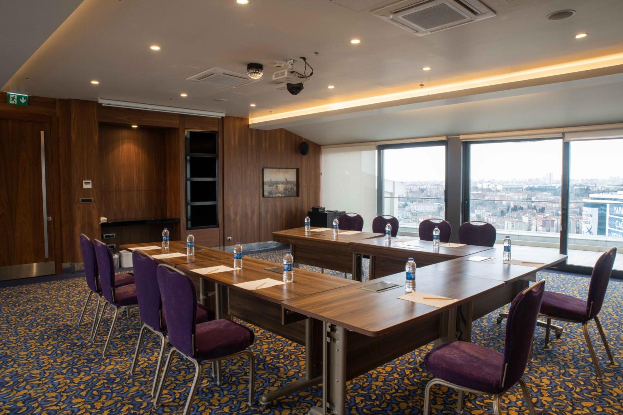 Uranus Istanbul Topkapi Exteriör bild Meeting room