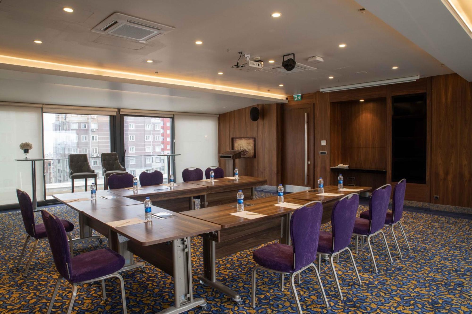 Uranus Istanbul Topkapi Exteriör bild Meeting room